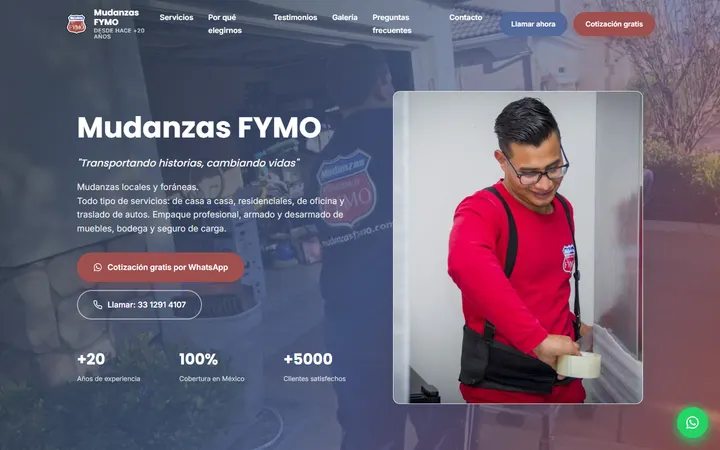 Página de inicio de Mudanzas FYMO en computadora: nombre, eslogan, botón de cotización por WhatsApp y foto de su equipo.
